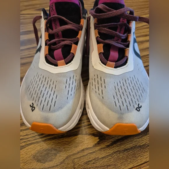 On Running Orange Pink Sneakers with Cloud Cushioning - Picture 5 of 8